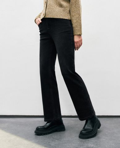  URBAN REVIVO - Quần jeans nữ ống đứng thanh lịch 