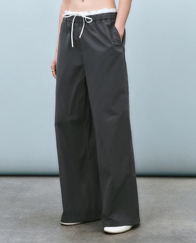  URBAN REVIVO - Quần nữ ống rộng phối dây rút 