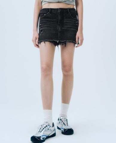  URBAN REVIVO - Quần short nữ giả váy Raw Hem 