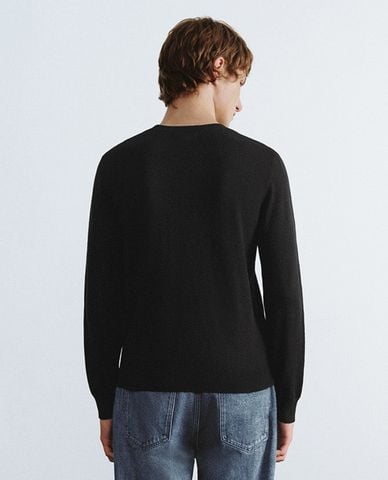  URBAN REVIVO - Áo dệt kim nam cổ tròn tay dài trẻ trung 