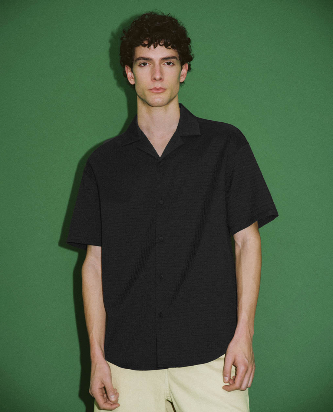 URBAN REVIVO - Áo sơ mi nam cổ bẻ tay ngắn Textured Loose