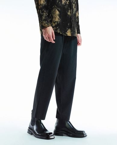  URBAN REVIVO - Quần nam ống đứng thanh lịch Tailored Straight 