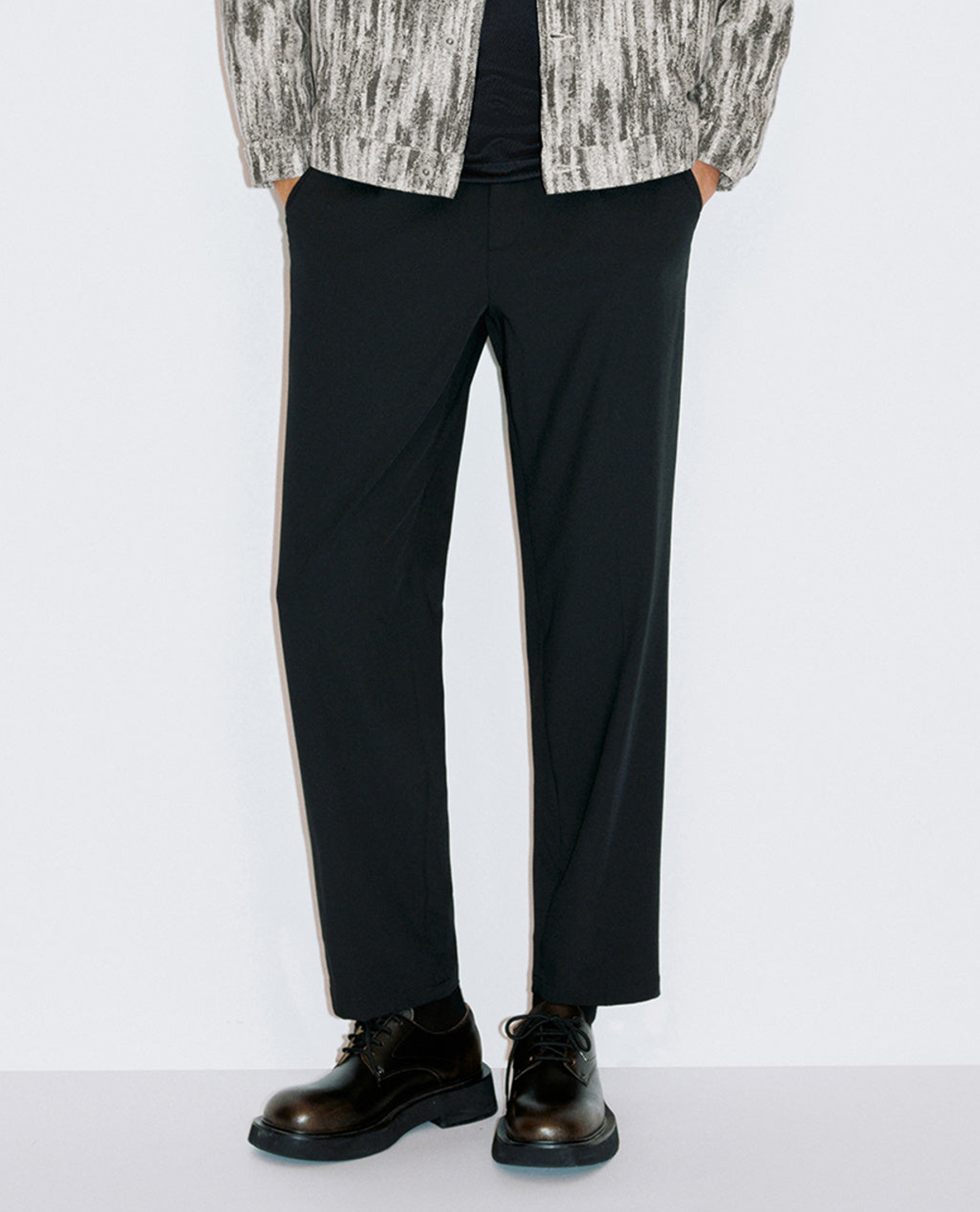 URBAN REVIVO - Quần nam ống đứng Drawstring Waist Straight
