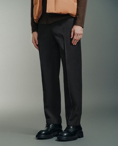  URBAN REVIVO - Quần nam ống đứng trẻ trung Carrot Fit 