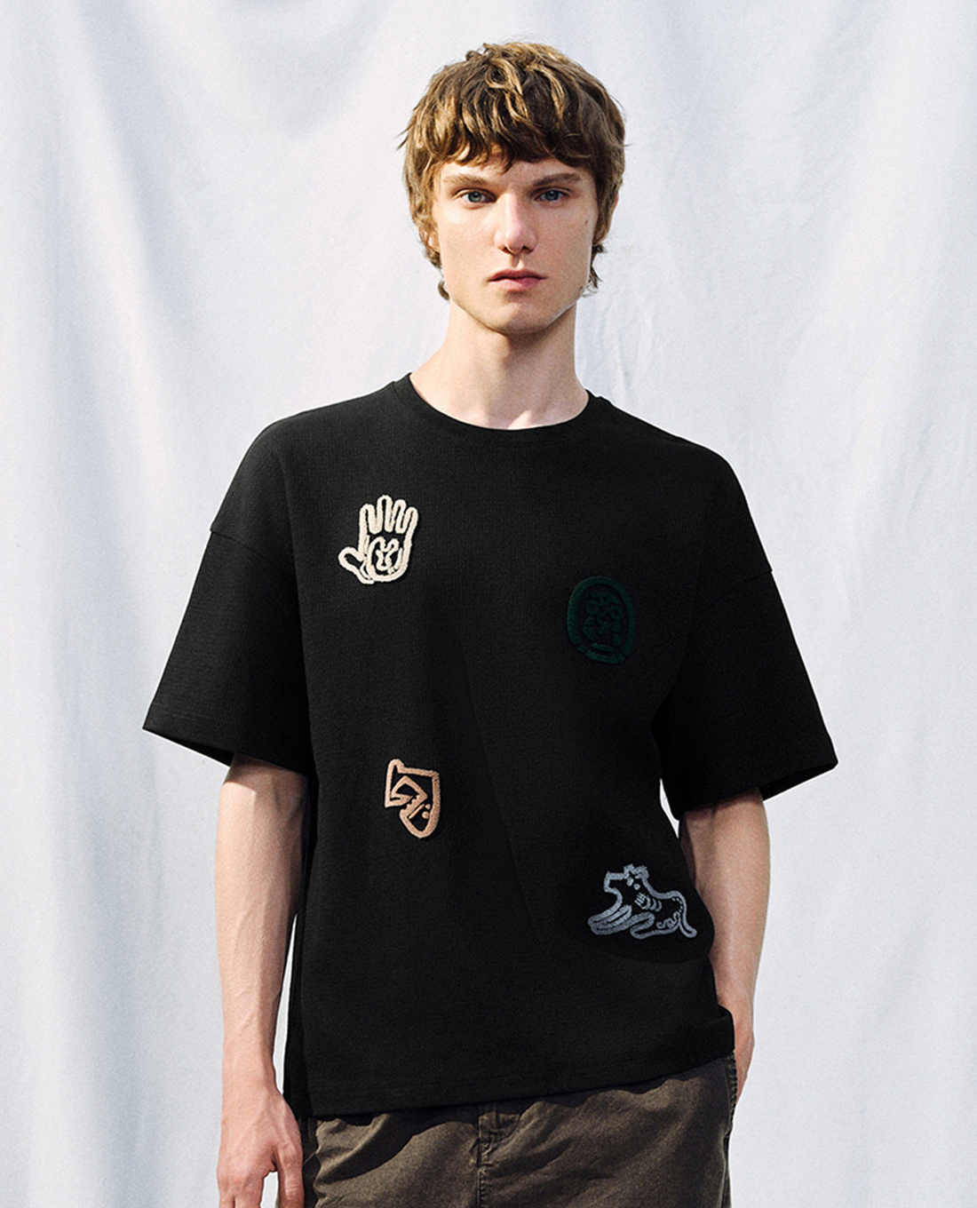 URBAN REVIVO - Áo thun nam cổ tròn tay ngắn Printed