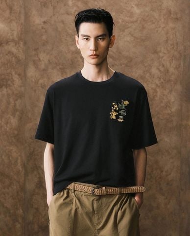  URBAN REVIVO - Áo thun nam cổ tròn tay ngắn trẻ trung 