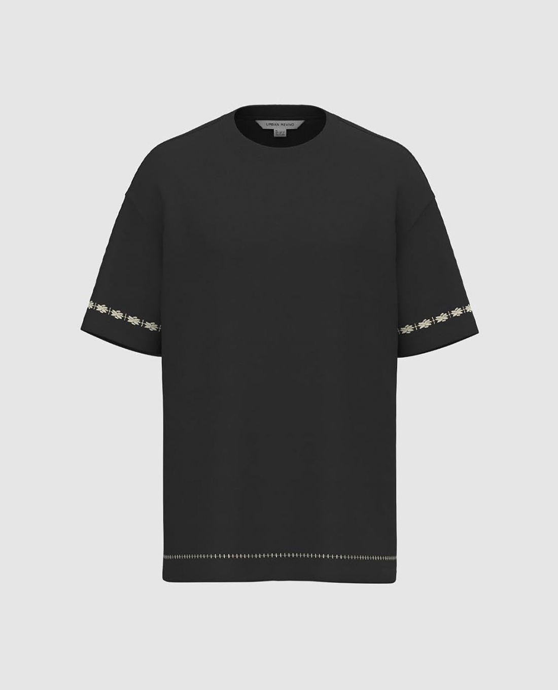 URBAN REVIVO - Áo thun nam cổ tròn tay ngắn hiện đại