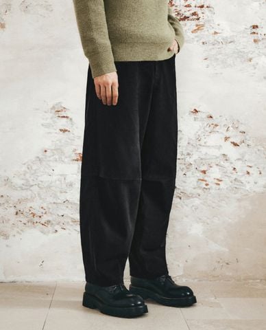  URBAN REVIVO - Quần nam ống đứng lưng cao Leisure Carrot Fit 