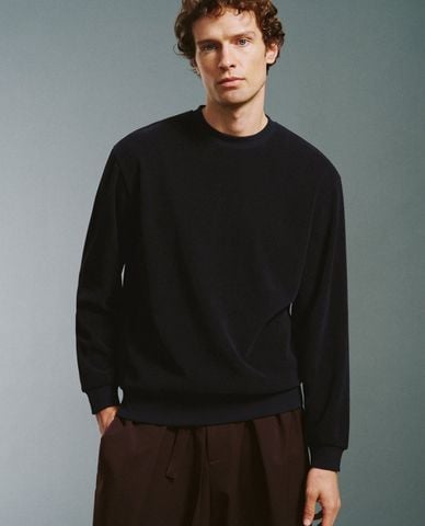  URBAN REVIVO - Áo sweatshirt nam cổ tròn tay dài Straight 