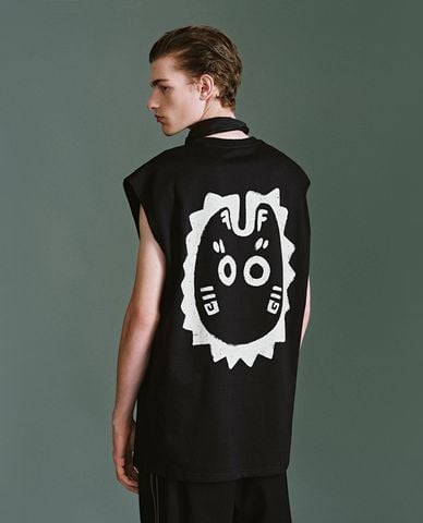  URBAN REVIVO - Áo thun nam cổ tròn tay ngắn 