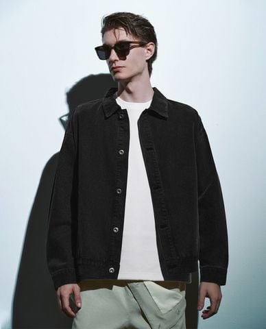  URBAN REVIVO - Áo khoác denim nam cổ bẻ tay dài thời thượng 