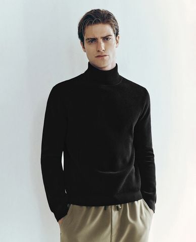  URBAN REVIVO - Áo dệt kim nam cổ lọ tay dài Turtle Neck 