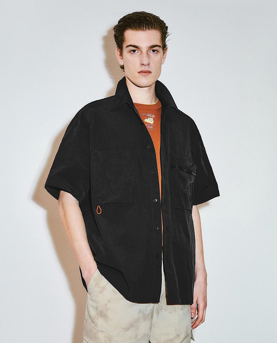 URBAN REVIVO - Áo sơ mi nam cổ bẻ tay ngắn