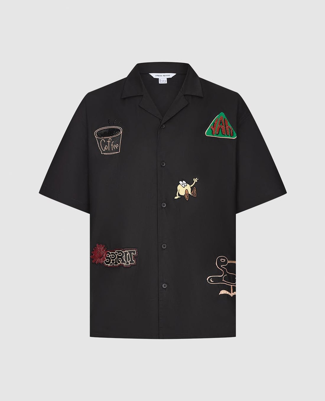 URBAN REVIVO - Áo sơ mi nam cổ bẻ tay ngắn cá tính