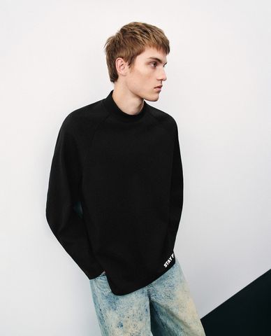  URBAN REVIVO - Áo thun nam cổ cao tay dài Loose 