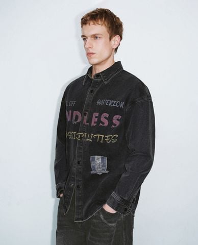  URBAN REVIVO - Áo sơ mi denim nam phối họa tiết thời thượng 