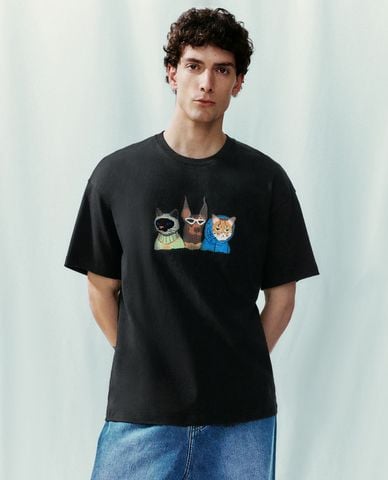  URBAN REVIVO - Áo thun nam cổ tròn tay ngắn Cartoon Straight 