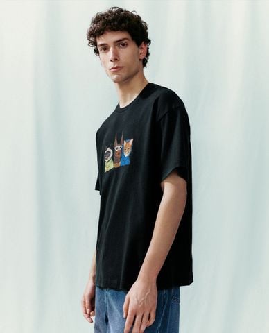  URBAN REVIVO - Áo thun nam cổ tròn tay ngắn Cartoon Straight 