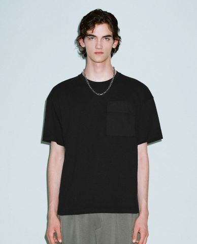  URBAN REVIVO - Áo thun nam cổ tròn tay ngắn Loose 