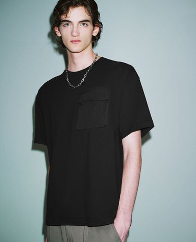  URBAN REVIVO - Áo thun nam cổ tròn tay ngắn Loose 