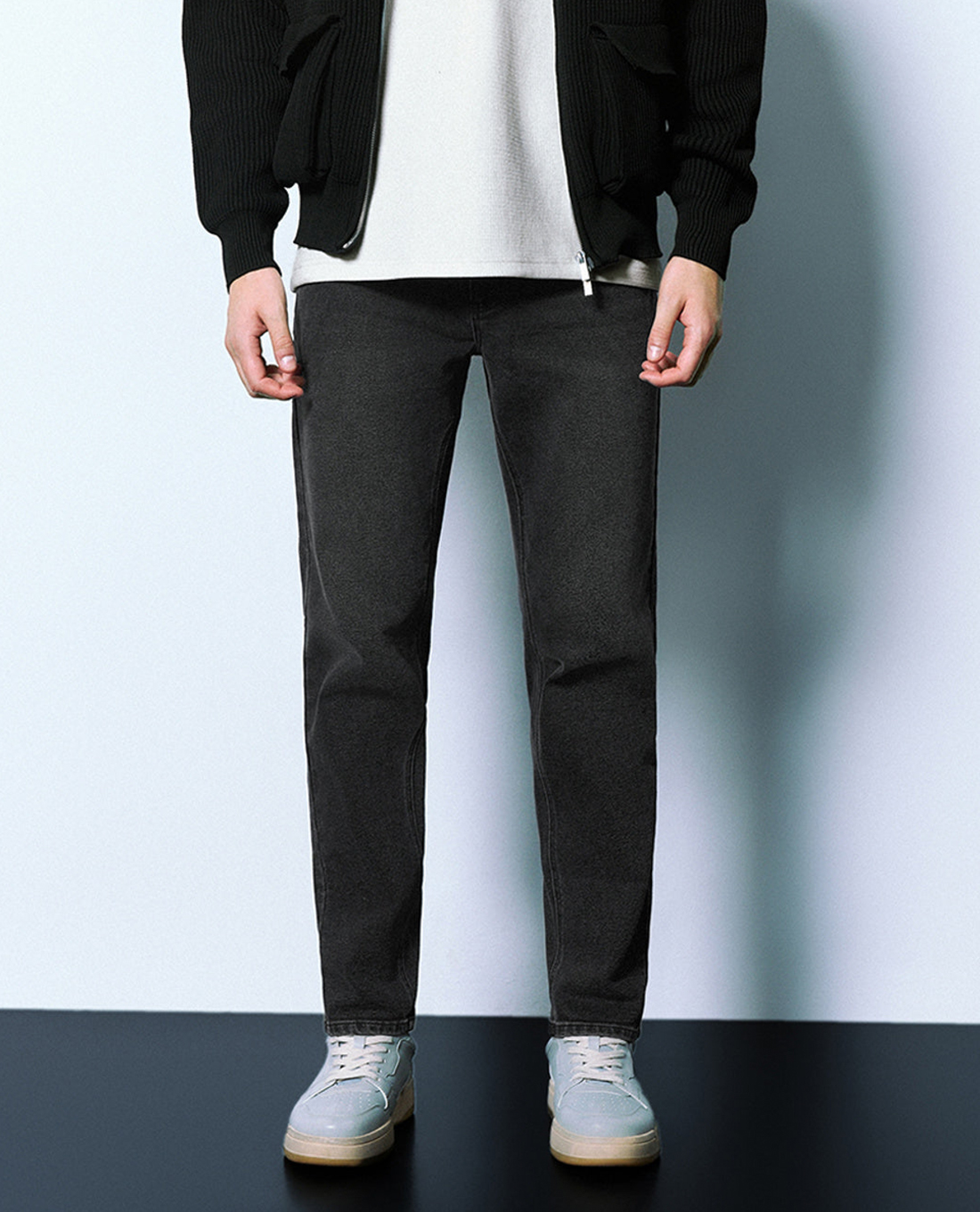 URBAN REVIVO - Quần jeans nam ống đứng năng động