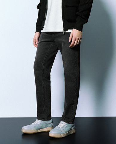  URBAN REVIVO - Quần jeans nam ống đứng năng động 