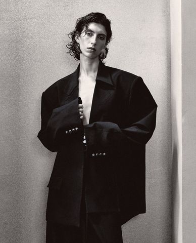  URBAN REVIVO - Áo khoác blazer nữ cổ V tay dài cổ điển Loose 