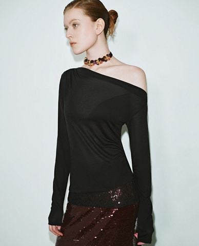  URBAN REVIVO - Áo trễ vai nữ phom ôm 