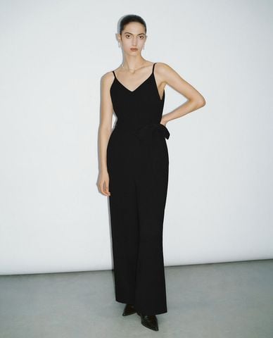  URBAN REVIVO - Jumpsuit hai dây phối thắt lưng hiện đại 