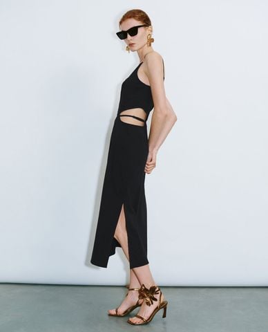 URBAN REVIVO - Đầm hai dây midi cut-out cổ V 