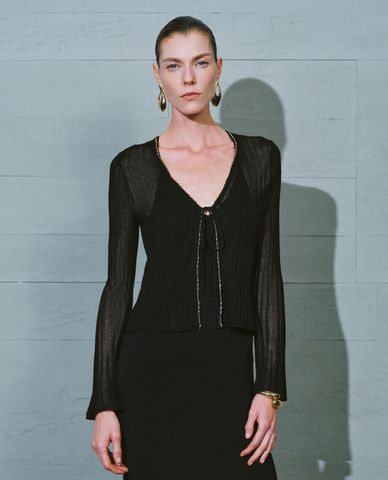  URBAN REVIVO - Áo khoác cardigan nữ cổ V tay dài Tie Front 