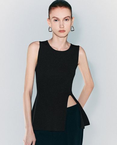  URBAN REVIVO - Áo sát nách nữ xẻ tà Split Hem 