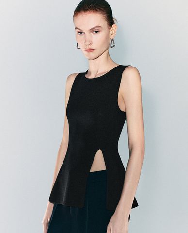  URBAN REVIVO - Áo sát nách nữ xẻ tà Split Hem 