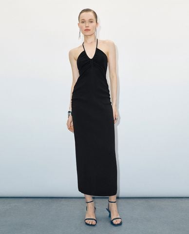  URBAN REVIVO - Đầm dệt kim sát nách phom midi Halter Neck Ruched 