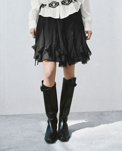  URBAN REVIVO - Chân váy xếp li mini nữ tính 