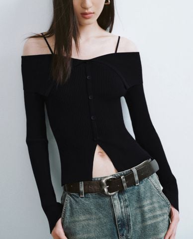  URBAN REVIVO - Áo trễ vai nữ dệt kim phom ôm nữ tính 