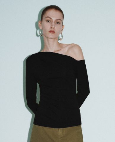  URBAN REVIVO - Áo trễ vai nữ dệt kim tay dài One Shoulder 