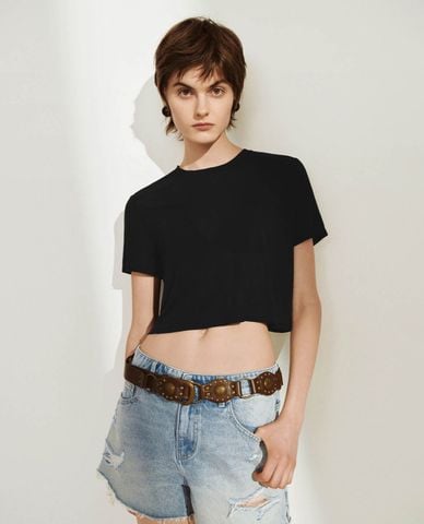  URBAN REVIVO - Áo croptop nữ cổ tròn tay ngắn 