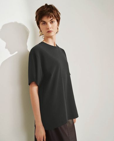  URBAN REVIVO - Áo thun nữ cổ tròn tay ngắn hiện đại 