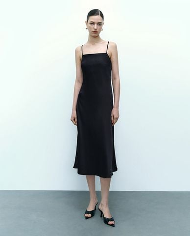  URBAN REVIVO - Đầm hai dây midi Square-cut A-Line 