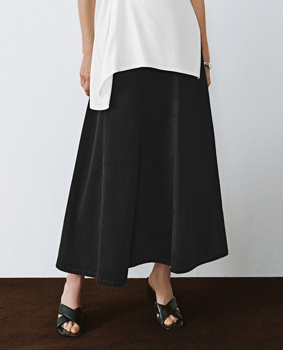 URBAN REVIVO - Chân váy denim midi lưng cao Regular