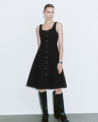  URBAN REVIVO - Đầm denim midi dáng xòe nữ tính 