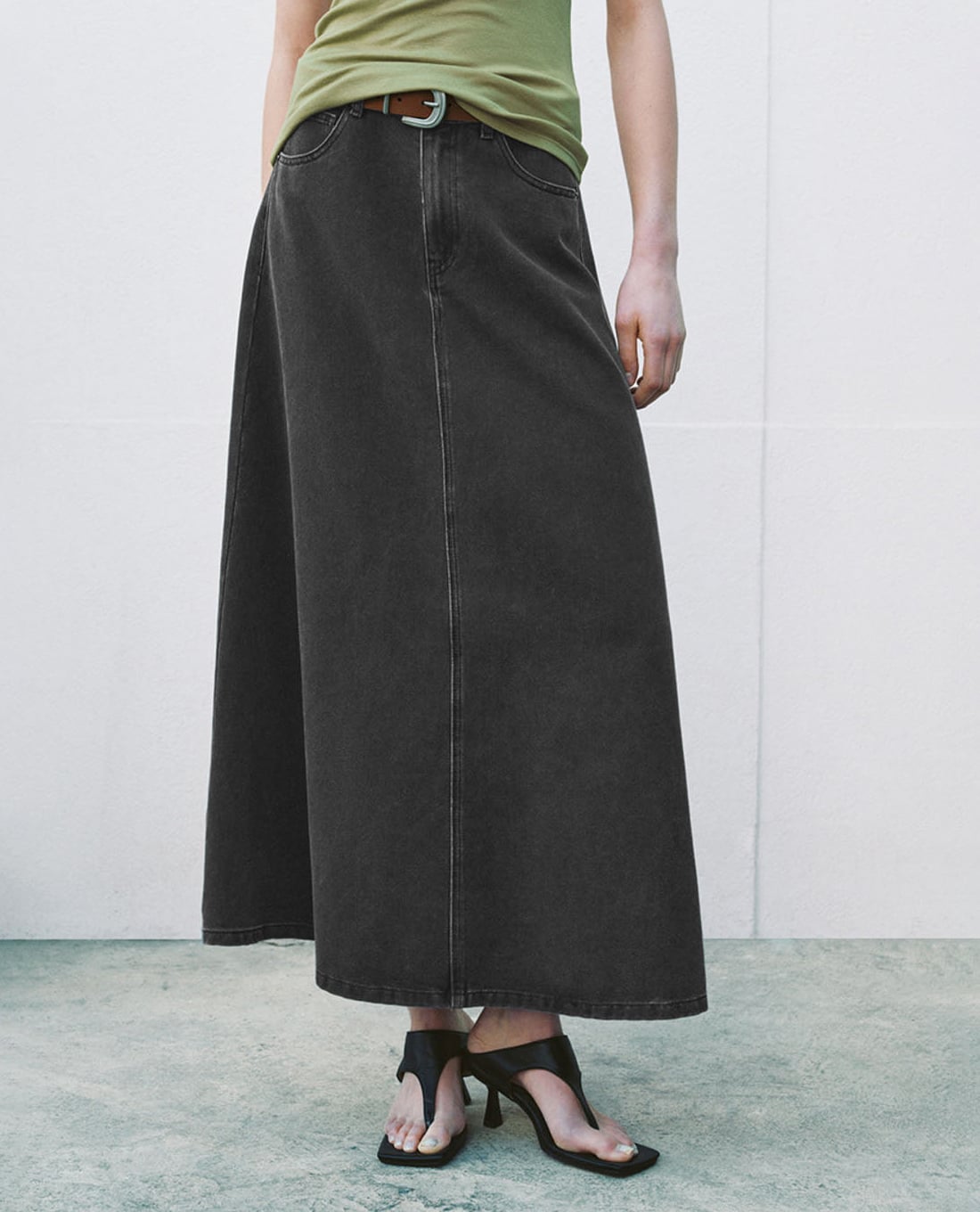 URBAN REVIVO - Chân váy denim midi dáng suông