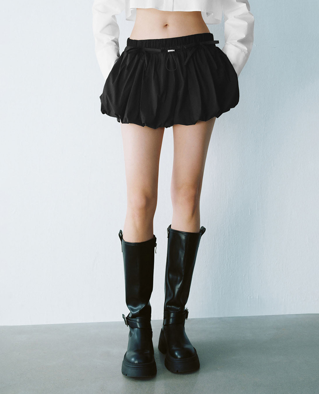 URBAN REVIVO - Quần short nữ giả váy phối nơ nữ tính