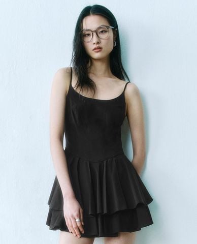  URBAN REVIVO - Đầm hai dây mini xếp tầng 