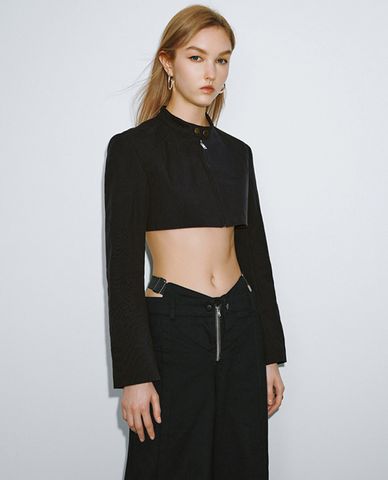  URBAN REVIVO - Áo khoác croptop tay dài phối zip 