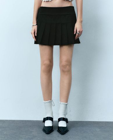  URBAN REVIVO - Chân váy xếp li mini dáng chữ A cá tính 