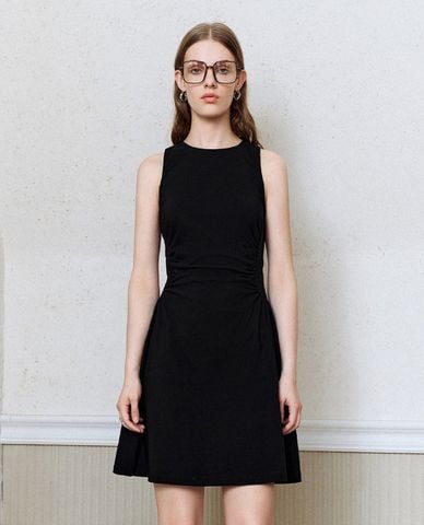  URBAN REVIVO - Đầm sát nách mini cổ tròn A-Line 