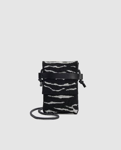  URBAN REVIVO - Túi đeo chéo nam phom chữ nhật trẻ trung 