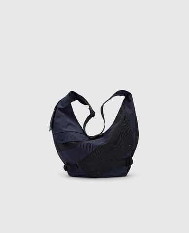  URBAN REVIVO - Túi đeo chéo nam hình bán nguyệt Large 